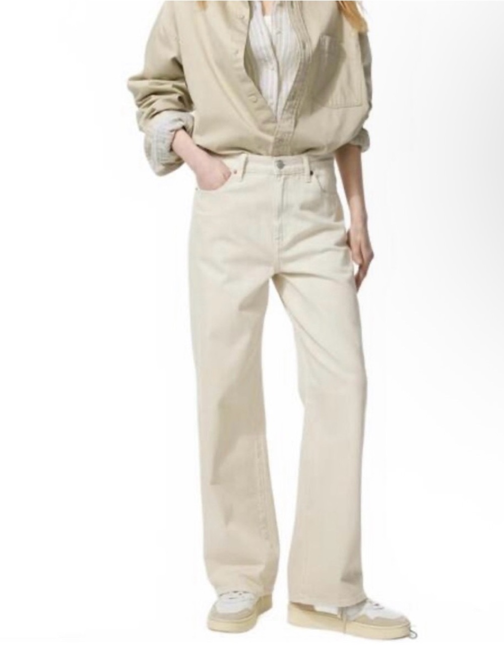 Uniqlo High-Rise Straight Wide Leg Jeans in Cream. 5 Pocket Style. Size 29.